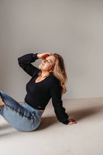 Ensaio feminino no estúdio 52 anos