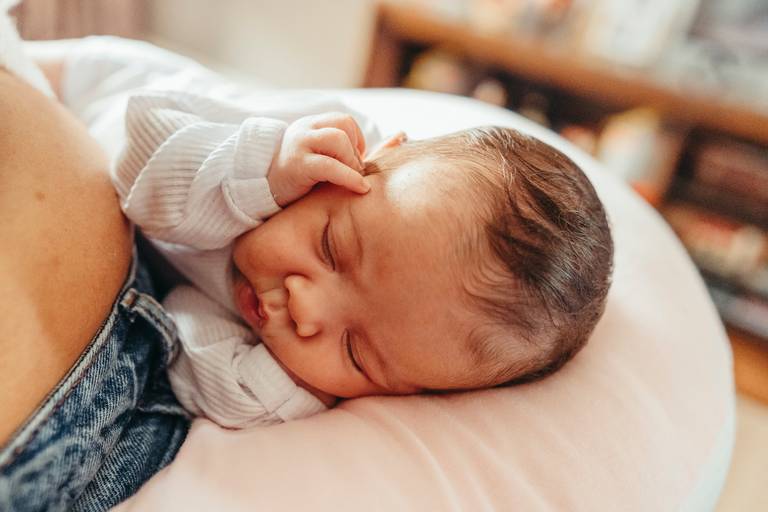 Newborn lifestyle em casa 