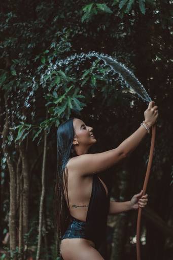 Ensaio Feminino na natureza sensual