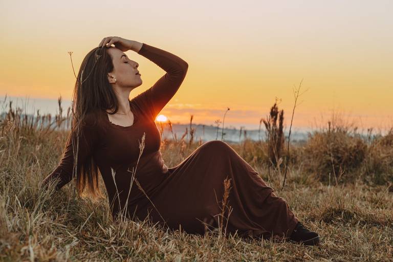 Ensaio feminino no por do sol