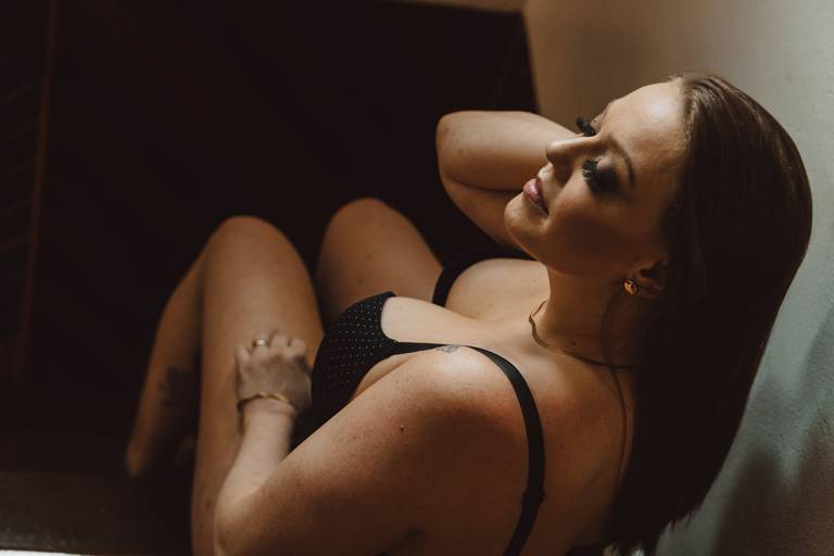 Ensaio feminino intimista em casa