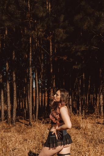 ensaio de lingerie na natureza