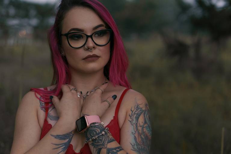 Ensaio com lingerie vermelha sensual