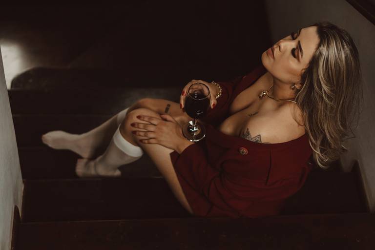 ensaio feminino com vinho