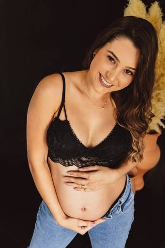 Ensaio gestante em estúdio