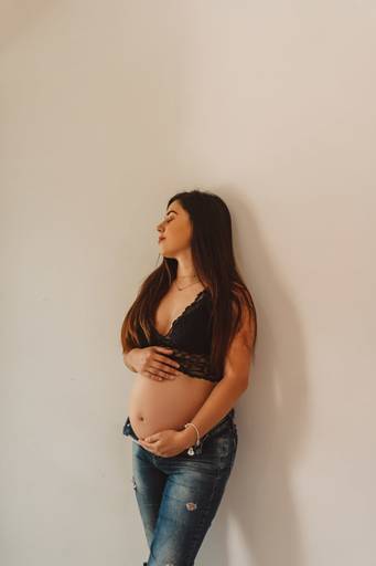 Ensaio gestante com jeans