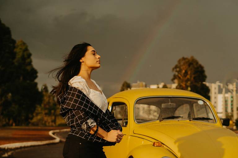 Ensaio feminino com fusca
