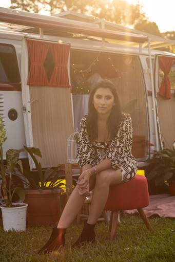 Ensaio feminino em kombi