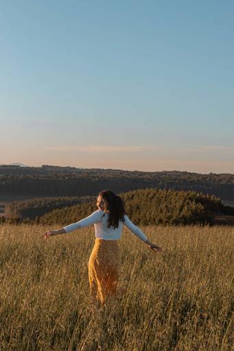 ensaio feminino em plantação
