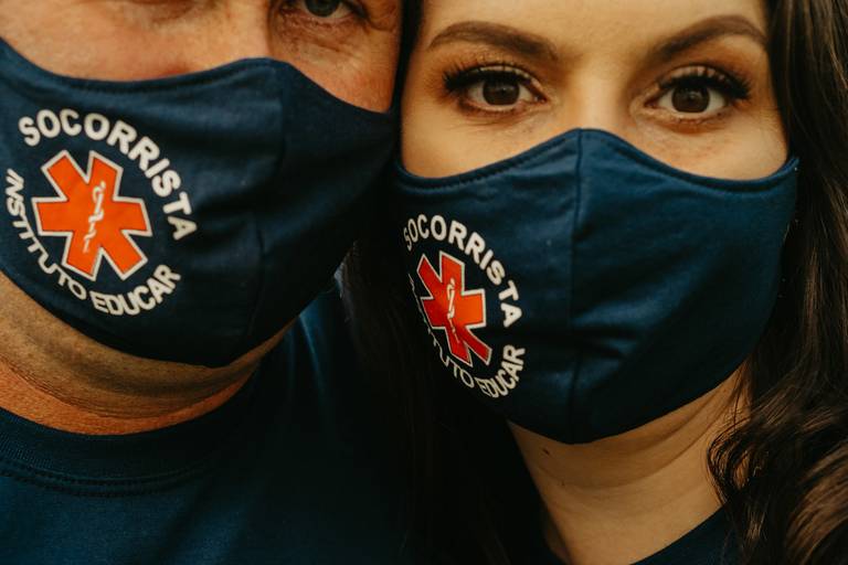 fotos casal socorrista