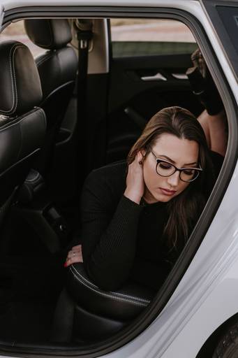 ensaio feminino com carro