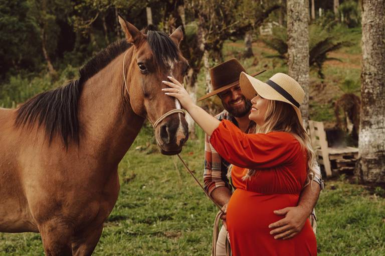 gestante com cavalo