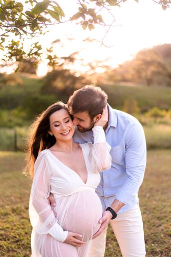 Ana Paula Gava nutricionista gestante, esperando o bebê Dom. foto no por do sol Aldeia das Aguas