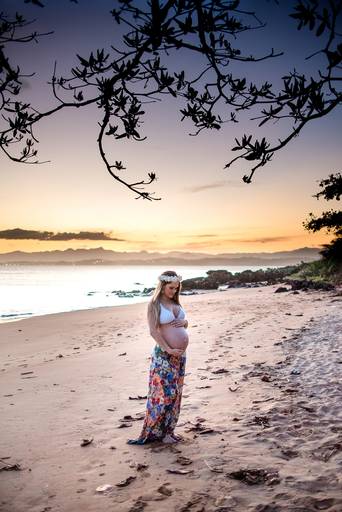 sessão de gestante no por do sol na praia