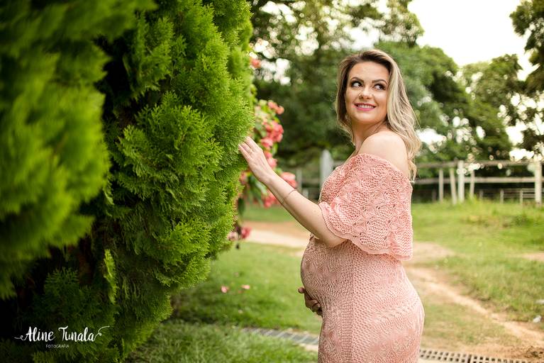 gestante no seu sitio