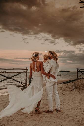 casamento no lindo por do sol da ilha do guajiru em Itarema - CE 