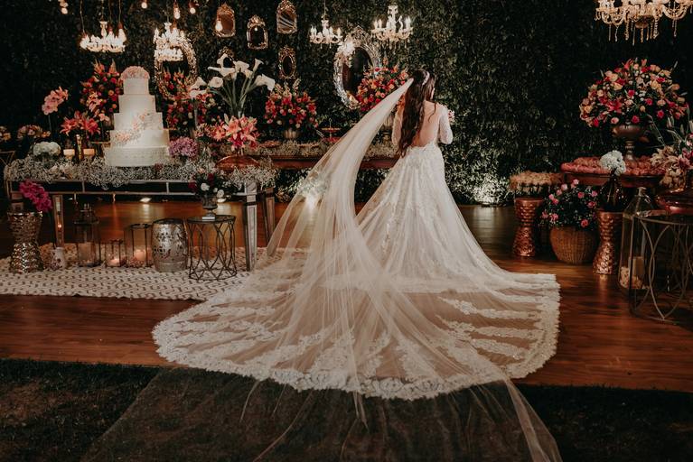 fotografia da noiva bia no buffet le jardin em Fortaleza - CE 