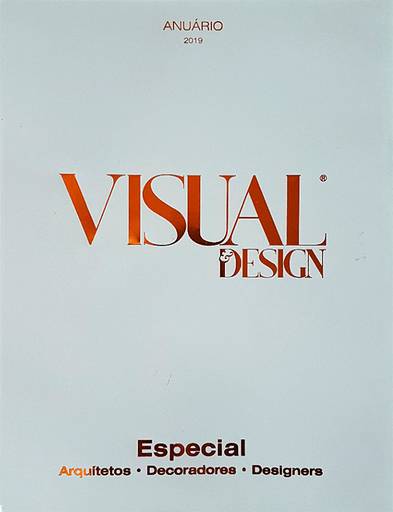 Livro com fotos do fotógrafo