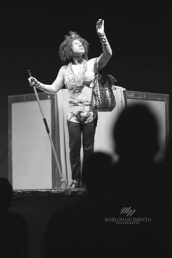 Stand Up Comedy - Show de Humor - Rodrigo Santana - Quenzas Hall - Macaé / Rio de Janeiro