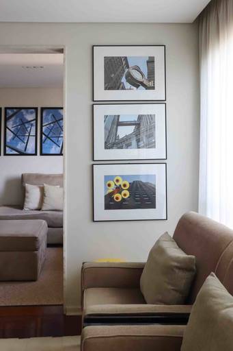 Tríptico com fotos de arquitetura de Chicago com paspatur. Composição chique e sofisticada