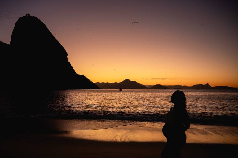 ensaio de gestante amanhecer na praia