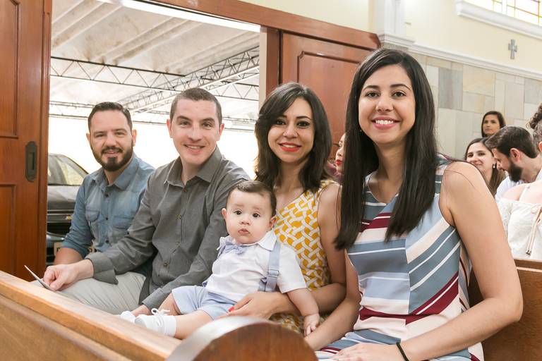 Fotos da cerimônia e festa de batismo do pequeno Pietro, na paróquia Santo Antônio, no bairro de Santo Amaro em São Paulo.
