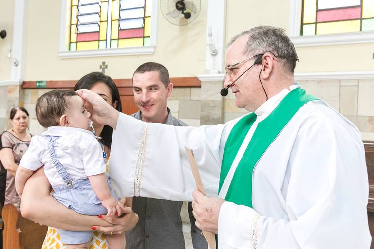 Fotos da cerimônia e festa de batismo do pequeno Pietro, na paróquia Santo Antônio, no bairro de Santo Amaro em São Paulo.