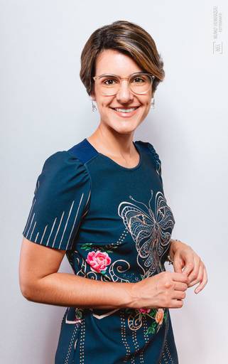 Retrato da pedagoga Ana Carolina de Carvalho Guimarães