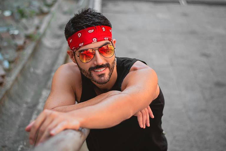 Ensaio Masculino urbano porto alegre escadaria 24 de maio