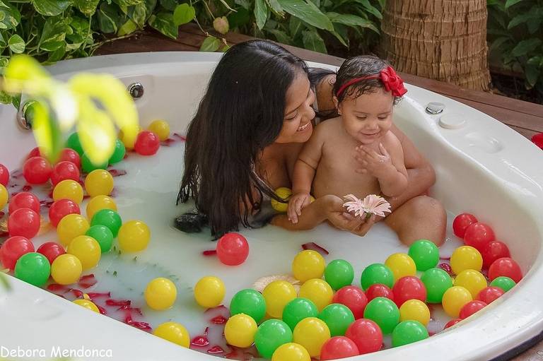 Emanuelly  ensaio Bath Milk 1 ano