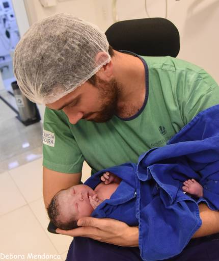 Foto de parto chegada do Enzo