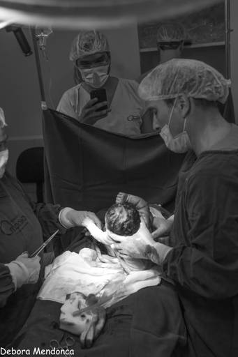 Foto de parto  chegada Vitoria
