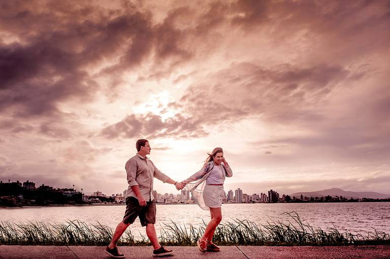 FOTO DE CASAL E NUVENS