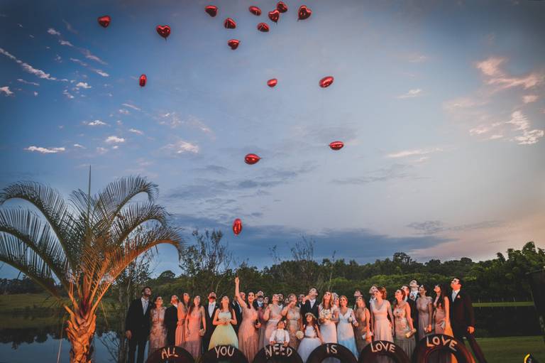PADRINHOS SOLTANDO BALÃO