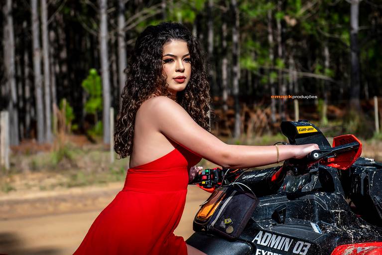 book-15 anos-fotografo-profissional-ensaio fotografico-vestido de 15 anos-castelo-praia-cavalo-gramado-torres-bento goncalves-book urbano-porto alegre