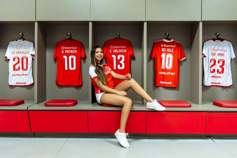 book-15 anos-fotografo-profissional-ensaio fotografico-vestido de 15 anos-castelo-praia-cavalo-gramado-torres-bento goncalves-book urbano-porto alegre