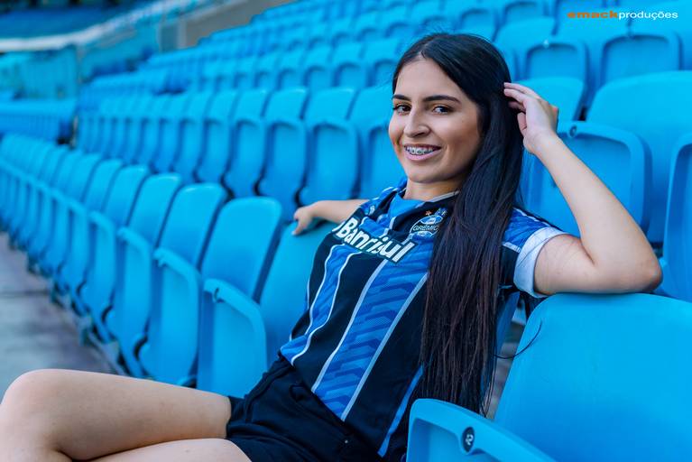 book-15 anos-fotografo-profissional-ensaio fotografico-vestido de 15 anos-castelo-praia-cavalo-gramado-torres-bento goncalves-book urbano-porto alegre