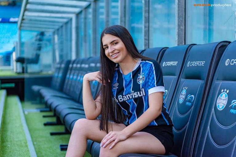 book-15 anos-fotografo-profissional-ensaio fotografico-vestido de 15 anos-castelo-praia-cavalo-gramado-torres-bento goncalves-book urbano-porto alegre