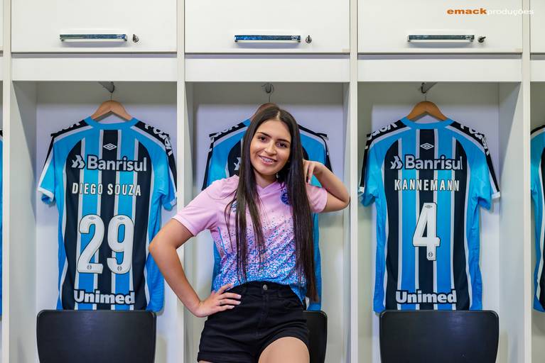 book-15 anos-fotografo-profissional-ensaio fotografico-vestido de 15 anos-castelo-praia-cavalo-gramado-torres-bento goncalves-book urbano-porto alegre