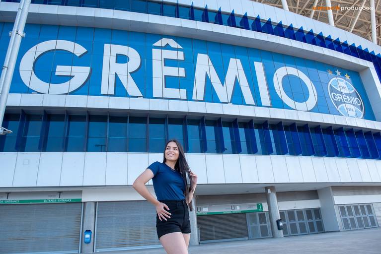 book-15 anos-fotografo-profissional-ensaio fotografico-vestido de 15 anos-castelo-praia-cavalo-gramado-torres-bento goncalves-book urbano-porto alegre