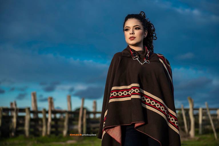 book-15 anos-fotografo-profissional-ensaio fotografico-vestido de 15 anos-castelo-praia-cavalo-gramado-torres-bento goncalves-book urbano-porto alegre