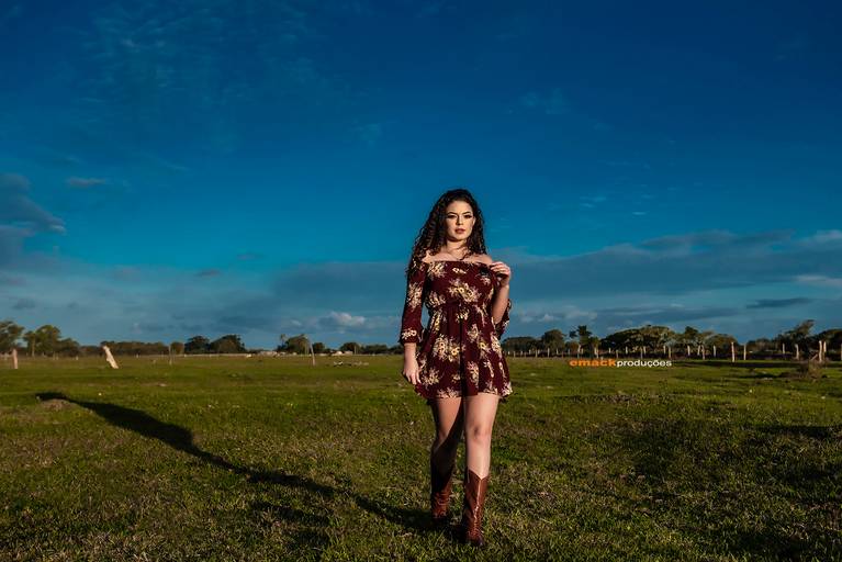 book-15 anos-fotografo-profissional-ensaio fotografico-vestido de 15 anos-castelo-praia-cavalo-gramado-torres-bento goncalves-book urbano-porto alegre