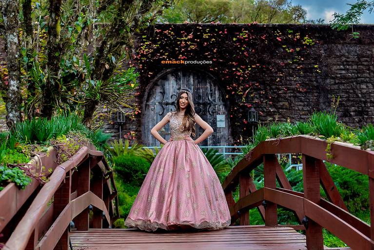 book-15 anos-fotografo-profissional-ensaio fotografico-vestido de 15 anos-castelo-praia-cavalo-gramado-torres-bento goncalves-book urbano-porto alegre