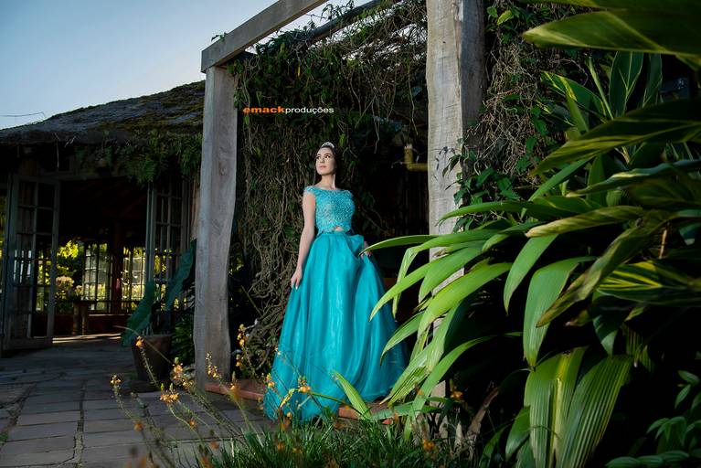 book-15 anos-fotografo-profissional-ensaio fotografico-vestido de 15 anos-castelo-praia-cavalo-gramado-torres-bento goncalves-book urbano-porto alegre