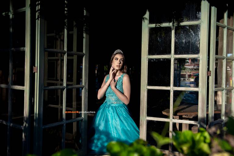 book-15 anos-fotografo-profissional-ensaio fotografico-vestido de 15 anos-castelo-praia-cavalo-gramado-torres-bento goncalves-book urbano-porto alegre