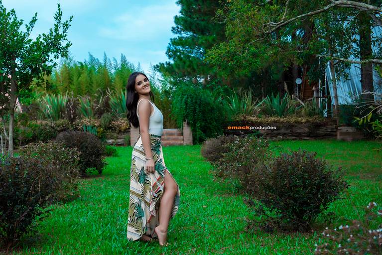 book-15 anos-fotografo-profissional-ensaio fotografico-vestido de 15 anos-castelo-praia-cavalo-gramado-torres-bento goncalves-book urbano-porto alegre