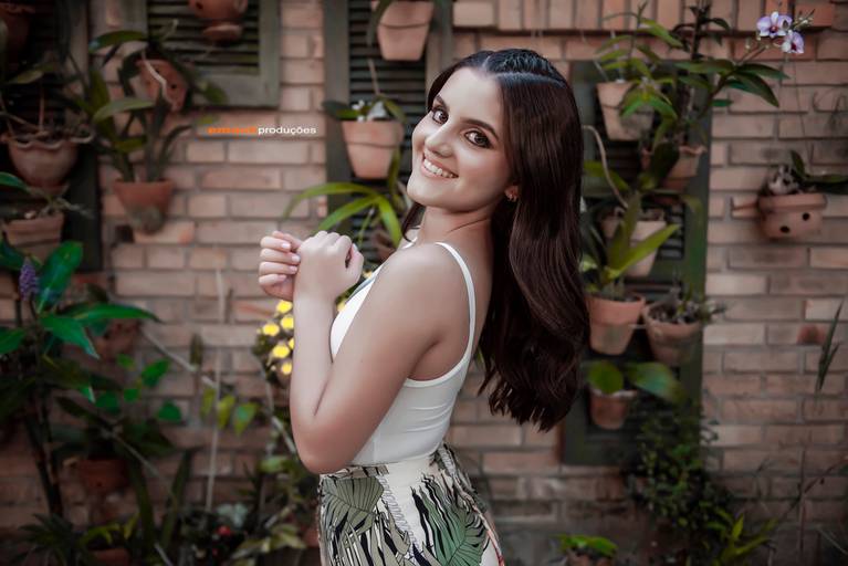 book-15 anos-fotografo-profissional-ensaio fotografico-vestido de 15 anos-castelo-praia-cavalo-gramado-torres-bento goncalves-book urbano-porto alegre