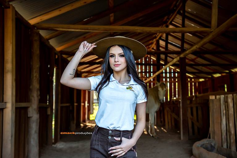 book-15 anos-fotografo-profissional-ensaio fotografico-vestido de 15 anos-castelo-praia-cavalo-gramado-torres-bento goncalves-book urbano-porto alegre