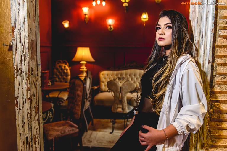 book-15 anos-fotografo-profissional-ensaio fotografico-vestido de 15 anos-castelo-praia-cavalo-gramado-torres-bento goncalves-book urbano-porto alegre