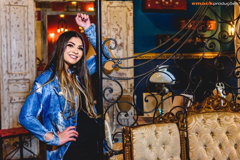 book-15 anos-fotografo-profissional-ensaio fotografico-vestido de 15 anos-castelo-praia-cavalo-gramado-torres-bento goncalves-book urbano-porto alegre